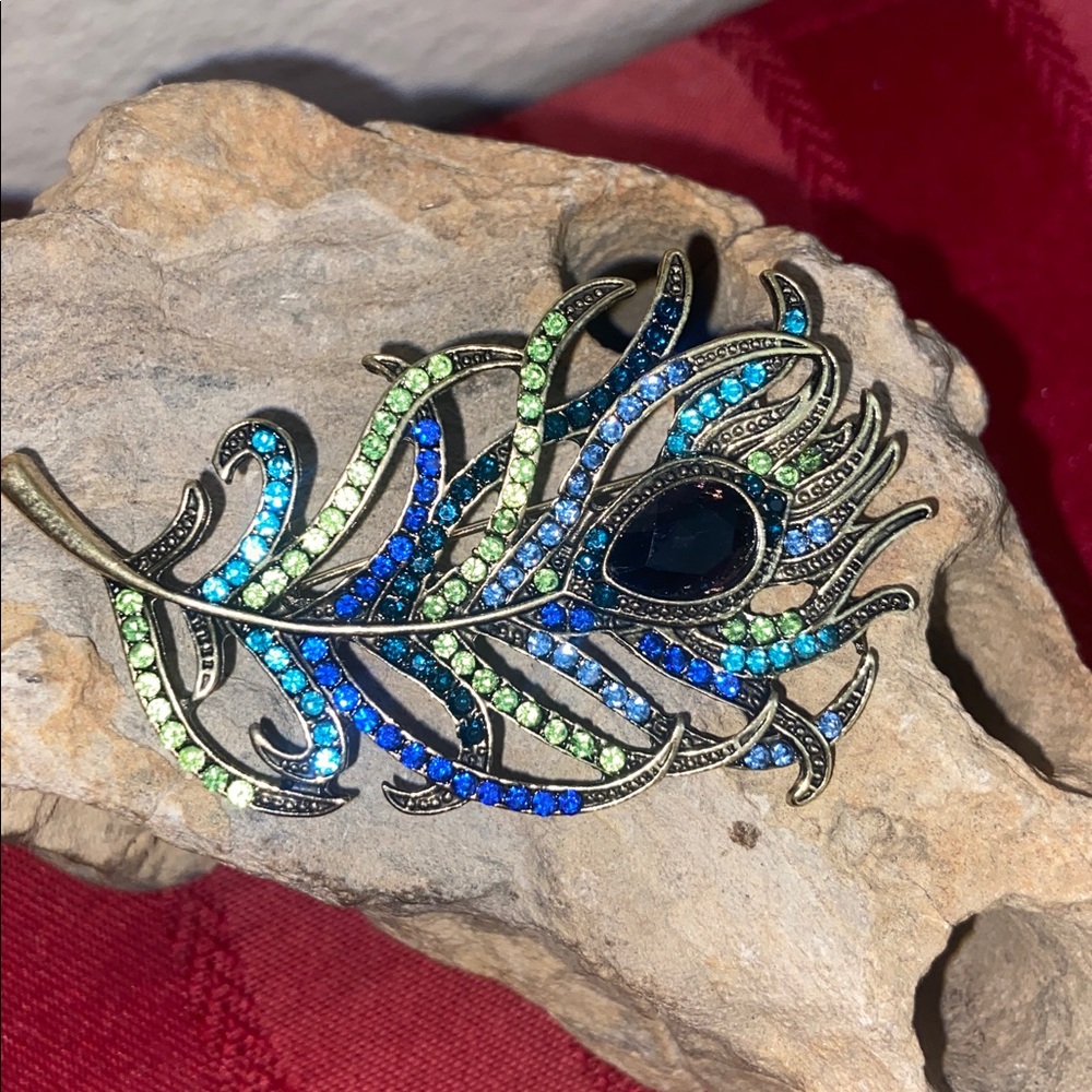 NEW Vintage STYLE Purple Blue & Green Rhinestoned Peacock Feather Broach - Picture 3 of 5